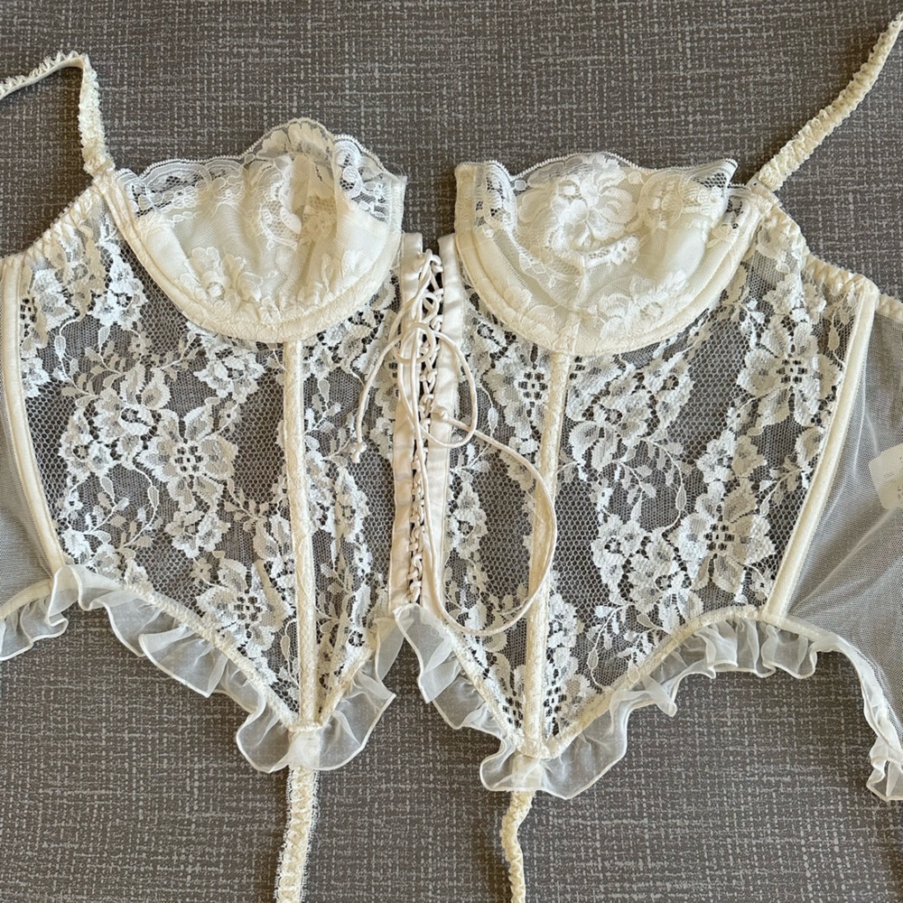 Victoria’s Secret Bustier Corset 36C White Sexy Lace Lingerie Busty Boned Bridal - Picture 5 of 14